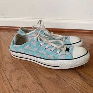Cloud Animal Converse.